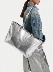 Guess Jeans Torebka CWBEO-GUESS-B-015-09 Srebrny. Szare shopperki damskie Guess Jeans, z aplikacjami, z jeansu, bez dodatków. Za 269.99 zł.