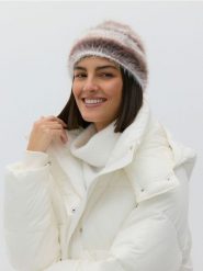 Czapka beanie - brązowy. Brązowe czapki damskie Reserved, bez wzorów. Za 39.99 zł.