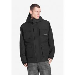 Kurtka turystyczna męska Prosto Cargo zimowa. Czarne kurtki męskie Prosto., na zimę, m, bez wzorów, bez kaptura. W wyprzedaży za 333.99 zł.