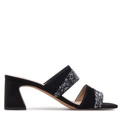 Klapki Caprice. Czarne klapki damskie Caprice, bez wzorów, bez obcasa, bez zapięcia. Za 299.99 zł.