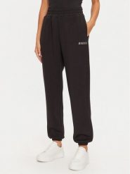 Guess Spodnie dresowe Cecilia V4BB13 K7UW2 Czarny Regular Fit. Czarne spodnie dresowe damskie Guess, z aplikacjami, z dresówki. Za 259.99 zł.