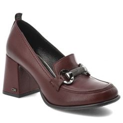 Bordowe Półbuty Chebello Eleganckie Obuwie Damskie. Czerwone czółenka damskie CheBello, z aplikacjami, ze skóry, biznesowe, bez obcasa, na obcasie, bez zapięcia. Za 458.99 zł.