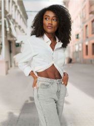 Jeansy high waist - szary. Szare jeansy damskie Sinsay, bez wzorów, z jeansu, z podwyższonym stanem. W wyprzedaży za 33.99 zł.