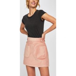 Noisy May - Spódnica. Czerwone spódnice damskie Noisy May, na co dzień, m, bez wzorów, z bawełny, casualowe, mini, proste. W wyprzedaży za 59.90 zł.