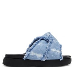 Klapki Inuikii. Niebieskie klapki damskie Inuikii, bez wzorów, z jeansu, bez obcasa, bez zapięcia. Za 629.99 zł.