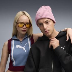 Czapka średniej głębokości Essentials z naszywką PUMA Poised Pink. Czerwone czapki damskie Puma, z aplikacjami, eleganckie. Za 79.00 zł.