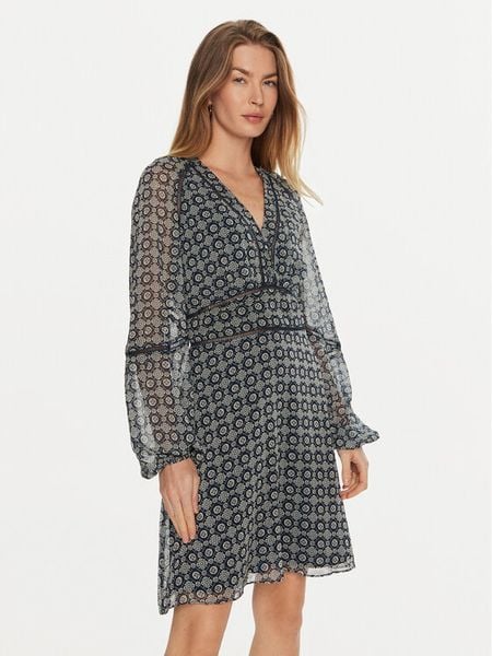 Guess Sukienka codzienna Yvette W4BK29 WDW82 Niebieski Regular Fit. Niebieskie sukienki damskie Guess, na co dzień, xs, z aplikacjami, z syntetyku, bez kołnierzyka, bez ramiączek, proste. Za 299.99 zł.