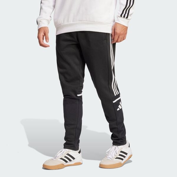 Spodnie dresowe Squadra 25. Białe spodnie sportowe męskie Adidas, bez wzorów, z dresówki, do piłki nożnej. W wyprzedaży za 183.40 zł.