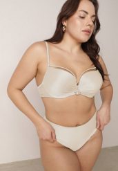 Jasnobeżowe Bikini Majtki Figi i Biustonosz z Paskami i Perłową Aplikacją Cahresha. Brązowe bikini Born2be, z aplikacjami. Za 109.99 zł.