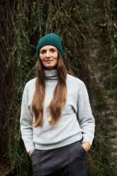 Czapka beanie zielona. Zielone czapki damskie MOODO, bez wzorów, z elastanu. Za 39.99 zł.