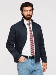 Kurtka męska Harrington ze stójką i podszewką w kratę - granatowa V2 - Rozmiar: M. Niebieskie kurtki męskie Ombre Clothing, m, bez wzorów, z bawełny, biznesowe, bez kaptura. Za 249.99 zł.