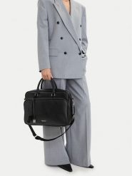 Nine West Torba na laptopa EO-LUXE SOCIETY-LA374-4792 Czarny. Czarne torby na laptopa damskie Nine West, bez wzorów, ze skóry. Za 299.99 zł.