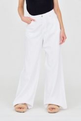 7 FOR ALL MANKIND Białe jeansy damskie Zoey. Białe jeansy damskie 7 for all mankind, bez wzorów, z bawełny. W wyprzedaży za 499.99 zł.