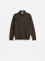Rozpinany sweter z golfem - ciemnobrązowy. Brązowe swetry męskie Reserved, l, bez wzorów, z dzianiny, bez kołnierzyka, bez ramiączek. Za 149.99 zł.