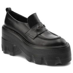 Czarne Półbuty Carinii Stylowe Obuwie Damskie. Czarne półbuty damskie Carinii, z aplikacjami, ze skóry, eleganckie, bez obcasa, na platformie, bez zapięcia. Za 689.00 zł.
