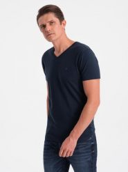 Sygnowany t-shirt męski V-neck z elastanem – granatowy V2. Niebieskie t-shirty męskie Ombre Clothing, m, bez wzorów, z bawełny, bez kołnierzyka, bez ramiączek. W wyprzedaży za 52.50 zł.