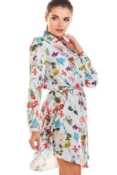 Koszulowa sukienka w kwiaty szmizjerka z kołnierzykiem i paskiem ecru. Sukienki damskie Sukienki.shop, do pracy, na wiosnę, bez wzorów, biznesowe, bez kołnierzyka, bez ramiączek, koszulowe. Za 139.00 zł.