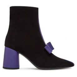 Botki Baldowski. Czarne botki damskie Baldowski, bez wzorów, bez obcasa, na słupku, bez zapięcia. Za 679.99 zł.
