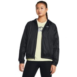 Damska kurtka wodoodporna Under Armour. Białe kurtki sportowe damskie Under Armour, xs, bez wzorów, bez ramiączek, bez kaptura, do biegania. W wyprzedaży za 277.90 zł.
