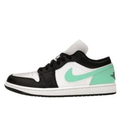 Buty Sportowe Nike Air Jordan 1 Low. Zielone obuwie sportowe damskie Jordan, bez wzorów, bez zapięcia, Nike Air Jordan. Za 389.80 zł.