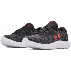 Buty sportowe dla kobiet Under Armour Mojo. Czarne obuwie sportowe damskie Under Armour, bez wzorów, bez zapięcia, trekkingowe. Za 169.99 zł.