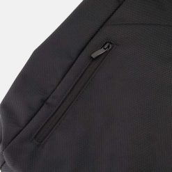 Plecak Le Coq Sportif. Czarne plecaki męskie le coq sportif, bez wzorów, z materiału, sportowe. Za 368.50 zł.