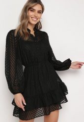 Czarna Rozkloszowana Sukienka Mini z Bufiastymi Rękawami i Falbanką Illathi. Czarne sukienki damskie Born2be, l, z aplikacjami, bez kołnierzyka, bez ramiączek, mini, rozkloszowane. Za 129.99 zł.