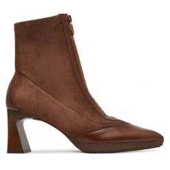 Botki Hispanitas. Brązowe botki damskie Hispanitas, bez wzorów, bez obcasa, na słupku, bez zapięcia. Za 789.99 zł.