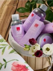 Olejek do ciała Sinsay x Avon - fioletowy. Fioletowe body Sinsay, bez wzorów. W wyprzedaży za 17.99 zł.