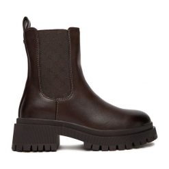 Sztyblety Nine West. Brązowe botki damskie Nine West, bez wzorów, bez obcasa, na płaskiej podeszwie, bez zapięcia. Za 279.99 zł.