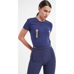 T-shirt damski ELISABETTA FRANCHI. T-shirty damskie Elisabetta Franchi, bez wzorów, bez kołnierzyka, bez ramiączek. W wyprzedaży za 895.20 zł.