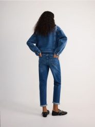Jeansy boyfriend slim - granatowy. Niebieskie jeansy damskie Reserved, bez wzorów, z bawełny, z podwyższonym stanem. W wyprzedaży za 99.99 zł.