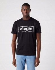 WRANGLER FRAME LOGO TEE MĘSKI T-SHIRT KOSZULKA LOGO NADRUK W70JD3100 112319290. Czarne t-shirty męskie Wrangler, m, bez wzorów, z bawełny, bez kołnierzyka, bez ramiączek. Za 69.99 zł.