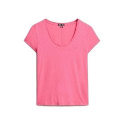 Koszulka damska Superdry Scoop. Czerwone bluzki damskie Superdry, bez wzorów, bez kołnierzyka, bez ramiączek. Za 112.05 zł.