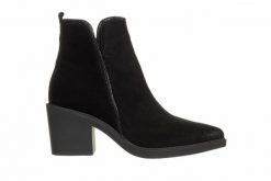 Botki Bayla-159 4916 003-F Czarny Welur 159182, Skóra naturalna - 38. Czarne botki damskie Bayla, bez wzorów, z gumy, eleganckie, bez obcasa, bez zapięcia. W wyprzedaży za 299.00 zł.
