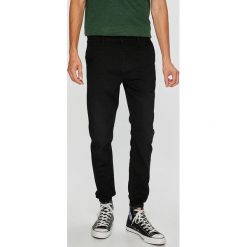 Only & Sons - Spodnie Chino. Zielone eleganckie spodnie męskie Only & Sons, bez wzorów, z bawełny. W wyprzedaży za 99.90 zł.