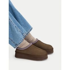 Śniegowce JENNY. Brązowe śniegowce damskie Jenny, bez zapięcia. Za 149.99 zł.