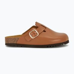 Klapki damskie Scholl Fae New Leather. Brązowe klapki damskie Scholl, bez wzorów, z materiału, bez obcasa, bez zapięcia. Za 269.99 zł.