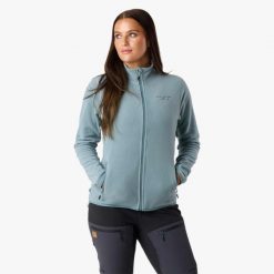 Bluza polarowa turystyka damska Swedemount Stryn Fleece szybkoschnąca. Niebieskie bluzy damskie SWEDEMOUNT, na zimę, bez wzorów, z polaru, sportowe, bez ramiączek, bez kaptura. Za 125.00 zł.
