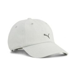 Czapka typu dad WARDROBE ESS Metal PUMA. Zielone czapki damskie Puma, na jesień, bez wzorów, z bawełny, retro. Za 109.00 zł.