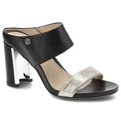 Klapki damskie Carinii, wsuwane na eleganckim obcasie, czarne, B2610_-C63-B77-000-949. Czarne klapki damskie Carinii, bez wzorów, ze skóry, eleganckie, bez obcasa, na obcasie, bez zapięcia. Za 189.00 zł.