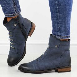 Niebieskie botki damskie zimowe Jezzi Asa62-16. Niebieskie botki damskie Jezzi, na jesień, bez wzorów, z materiału, eleganckie, bez obcasa, na obcasie, bez zapięcia. Za 249.00 zł.