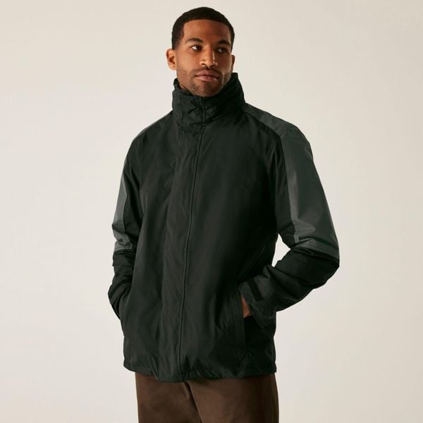 Parka 3 w 1 Regatta Defender III. Czarne parki męskie Regatta, m, bez wzorów, z materiału, bez kołnierzyka, bez kaptura. Za 489.99 zł.