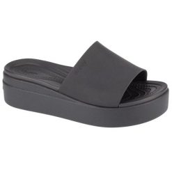 Klapki Crocs Brooklyn Platform Slide 208728-001 czarne. Czarne klapki damskie bez wzorów, casualowe, bez obcasa, na koturnie, bez zapięcia. Za 328.29 zł.
