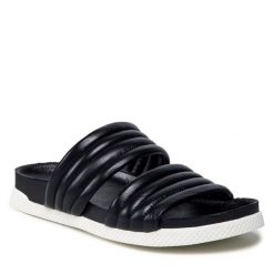 Klapki Nessi. Czarne klapki damskie Nessi, bez wzorów, bez obcasa, bez zapięcia. Za 299.99 zł.
