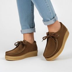 Półbuty damskie Hee, wsuwane z zamszową cholewką i na płaskiej podeszwie, brązowe, 84765. Brązowe półbuty damskie Hee, bez wzorów, z gumy, boho, bez obcasa, na płaskiej podeszwie, bez zapięcia. Za 389.00 zł.