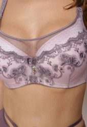 Jasnofioletowy Elegancki Biustonosz Push Up z Odpinanymi Ramiączkami Ursa. Fioletowe biustonosze Renee, bez wzorów. Za 39.99 zł.