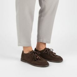 Półbuty damskie Chebello, skóra naturalna zamszowe wiązane płaska podeszwa okrągły nosek styl casual wygodne na co dzień,brązowe, 4960_-268-000-PSK-S. Brązowe półbuty damskie CheBello, bez wzorów, ze skóry, casualowe, z okrągłym noskiem, bez obcasa, na płaskiej podeszwie, bez zapięcia. Za 619.00 zł.