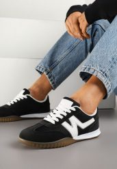 Czarne Sneakersy Klasyczne Tenisówki Istia. Czarne trampki i tenisówki damskie Renee, z aplikacjami, z jeansu, bez zapięcia. Za 79.99 zł.