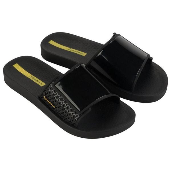 Klapki dla kobiet Ipanema ANATOMIC URB. Czarne klapki damskie Ipanema, bez wzorów, z materiału, bez obcasa, bez zapięcia. Za 89.00 zł.